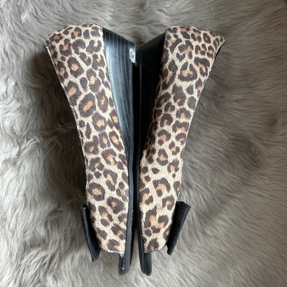 Gap Leopard peep toe Flats 🐆 🥿 - Picture 2 of 3